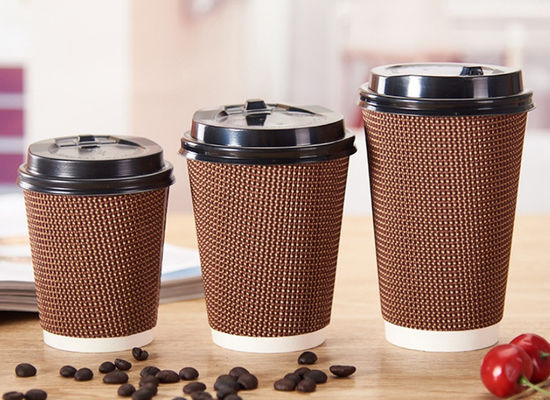 90mm Ağız Üç Katlı Oluklu Tek Kullanımlık Kahve Fincanları 16oz