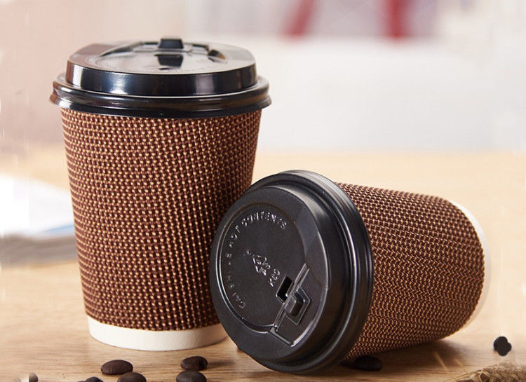 90mm Ağız Üç Katlı Oluklu Tek Kullanımlık Kahve Fincanları 16oz