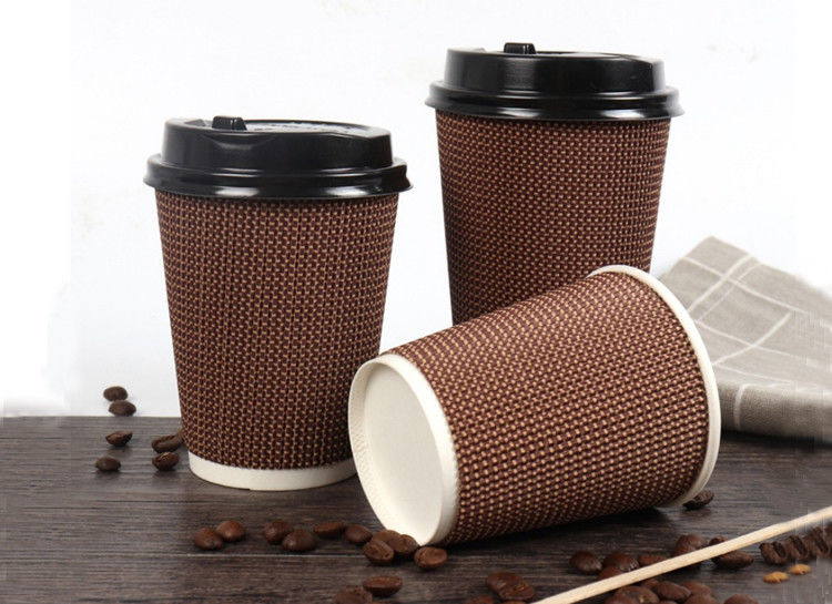 90mm Ağız Üç Katlı Oluklu Tek Kullanımlık Kahve Fincanları 16oz